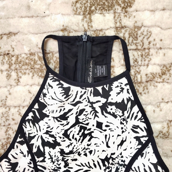 🍒2/$22 Floral Peplum Top - Picture 3 of 4